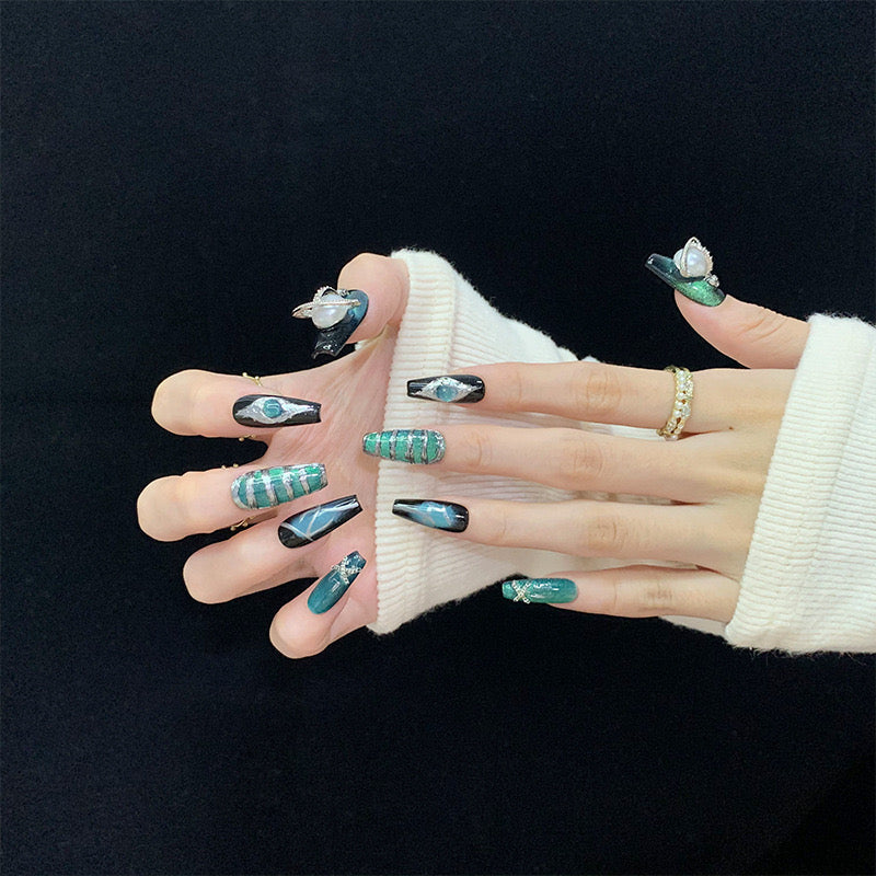 Emerald Edge Nail