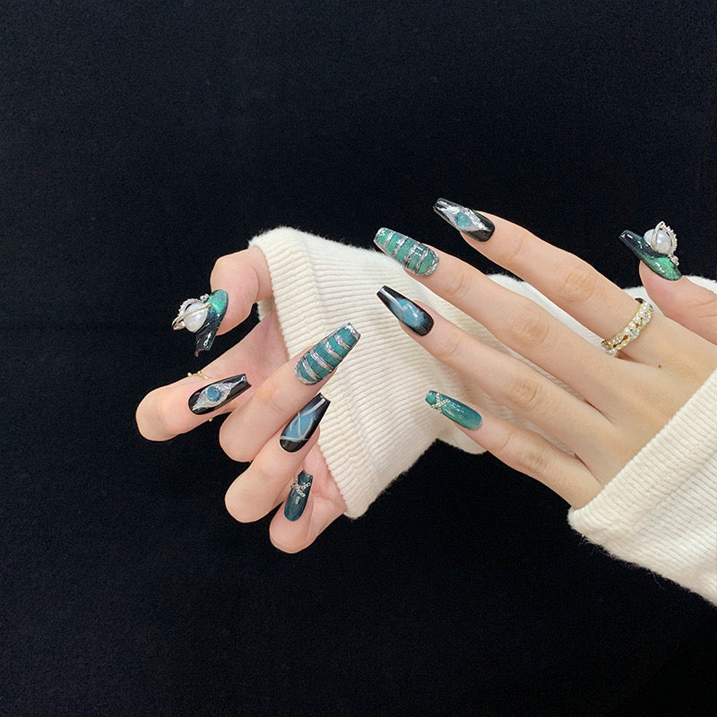 Emerald Edge Nail